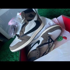 Jordan Retro 1 High Travis Scott
